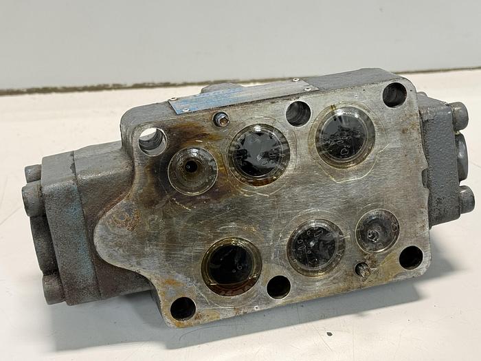 Used VICKERS DG4V-3S-6C-M-U-HL7-60-EN490-B13