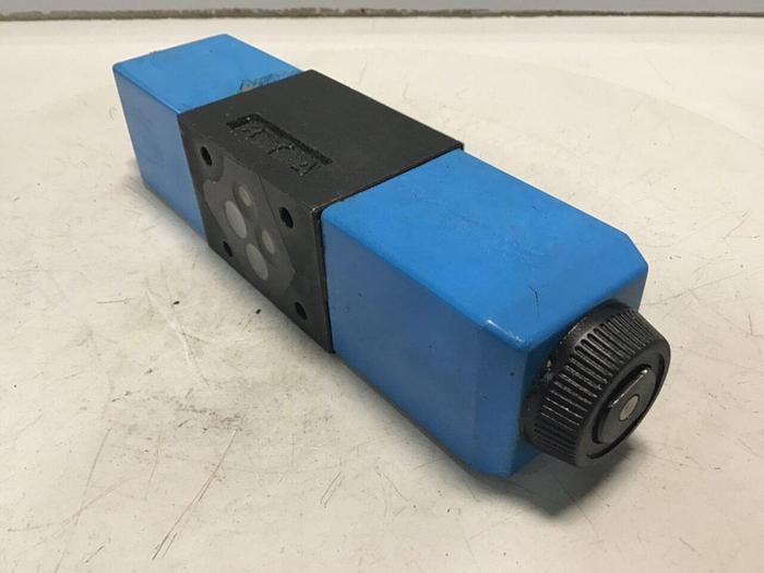 Used VICKERS Valve DG4V-3S-33C-M-U-H5-60 #132112
