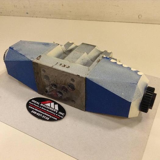 Used VICKERS Directional Control Valve DG4V-5-2C-M-P7L-H-6-30 #74182