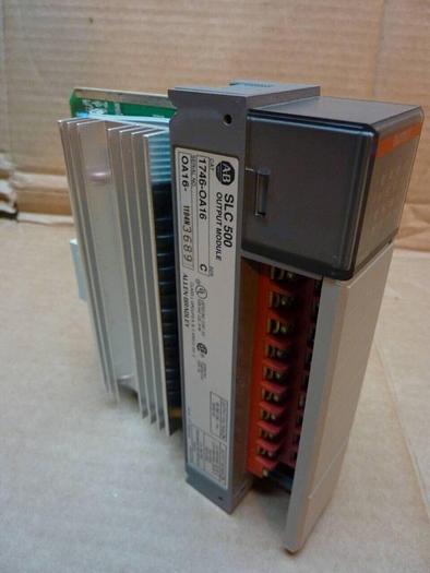 Used ALLEN BRADLEY Output Module 1746-OA16 SER C #25317