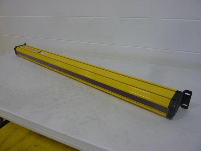 Used STI Light Curtain Receiver MG46-30-1215-R-A1-FD2 Used