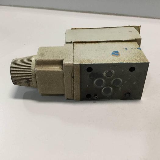 Used VICKERS Directional Control Valve DG4V36ALMWB40 #97541