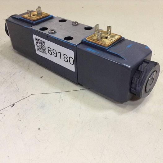 Used VICKERS Directional Valve DG4V-3-6C-M-U-HL7-60 Used