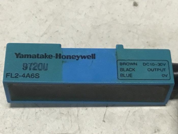 Used YAMATAKE Proximity Switch FL2-4A6S #128190