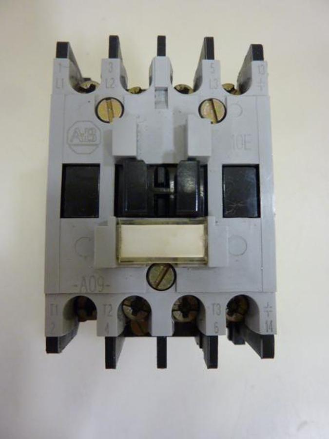 Used ALLEN BRADLEY Contactor 100-A09ND3 SER B Used