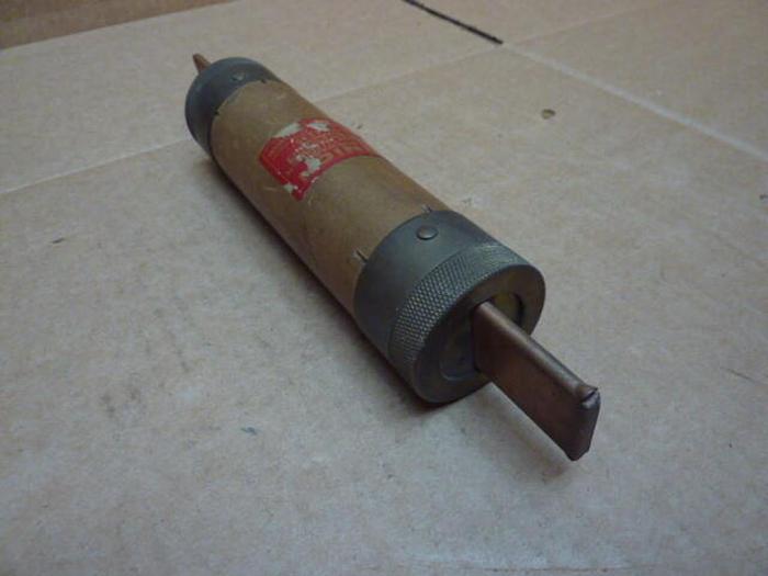 Used UNION 200 Amp Fuse 4235 #27408