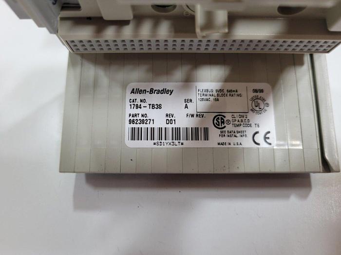 Used ALLEN BRADLEY I/O Module 1794-OB16 SER A #129368