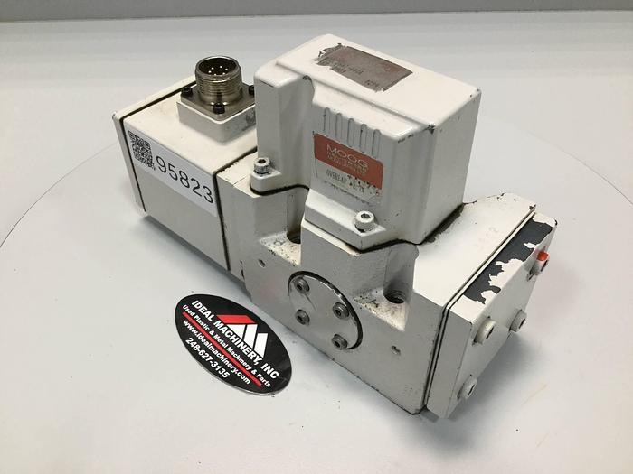 Used MOOG Servo Valve J661-040A Used