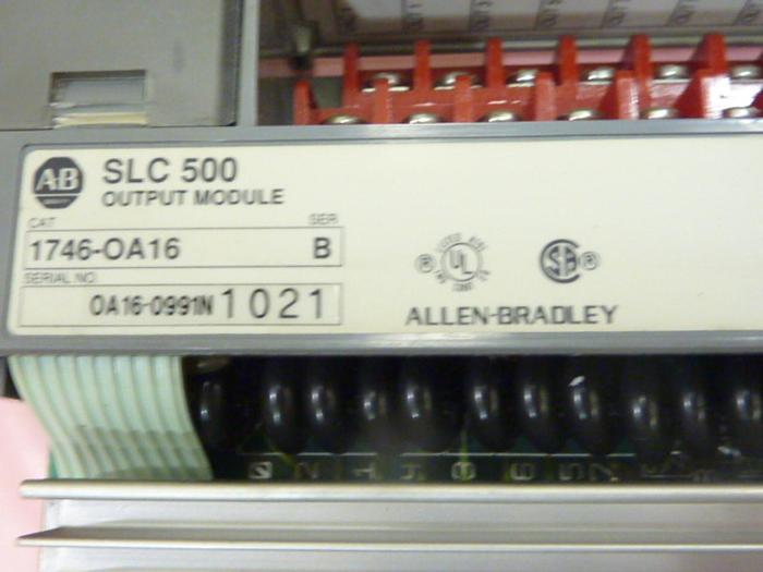 Used ALLEN BRADLEY Output Module 1746-OA16 SER B #43458