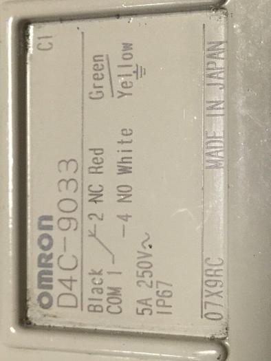 Used OMRON Limit Switch D4C-9033 #104239