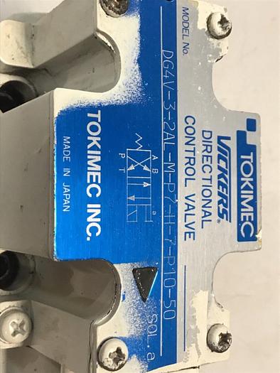 Used VICKERS Valve DG4V-3-2AL-M-P7-H-7-P10-50 #134410