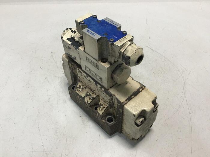 Used VICKERS Valve DSHG-04-2B2-D24-50 #141145