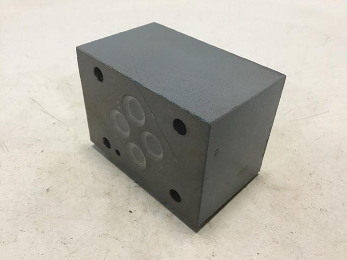 Used BOSCH Hydraulic Valve 0 811 004 100 #142007