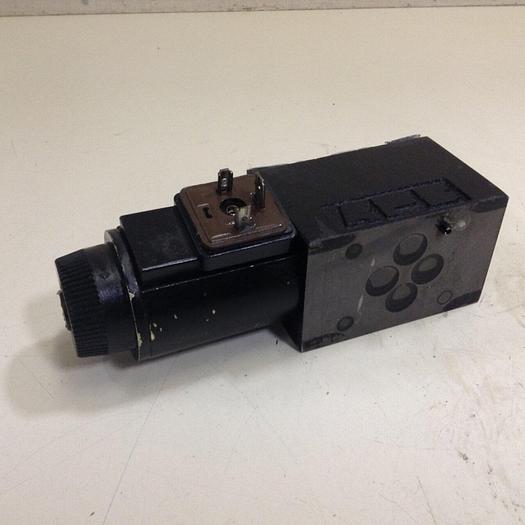 Used VICKERS Valve DG4V3S2AMUHL60EN490 #82296