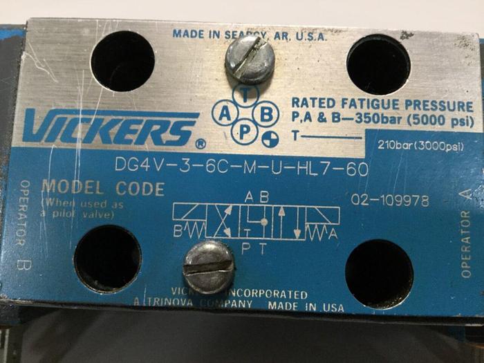 Used VICKERS Directional Valve DG4V-3-6C-M-U-HL7-60 Used