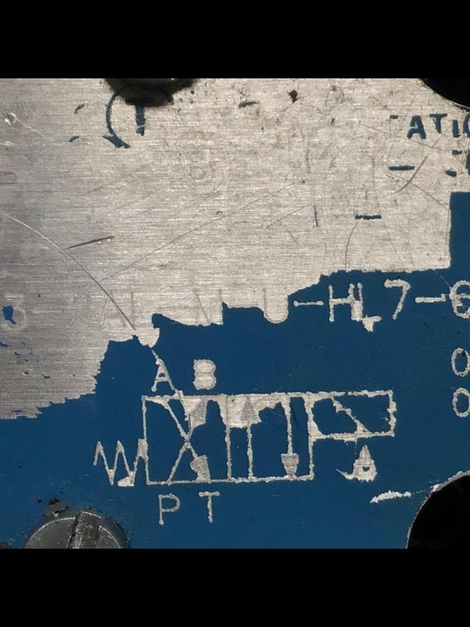 Used VICKERS Valves DG4V-3-2AL-M-U-HL7-60 Used #143937