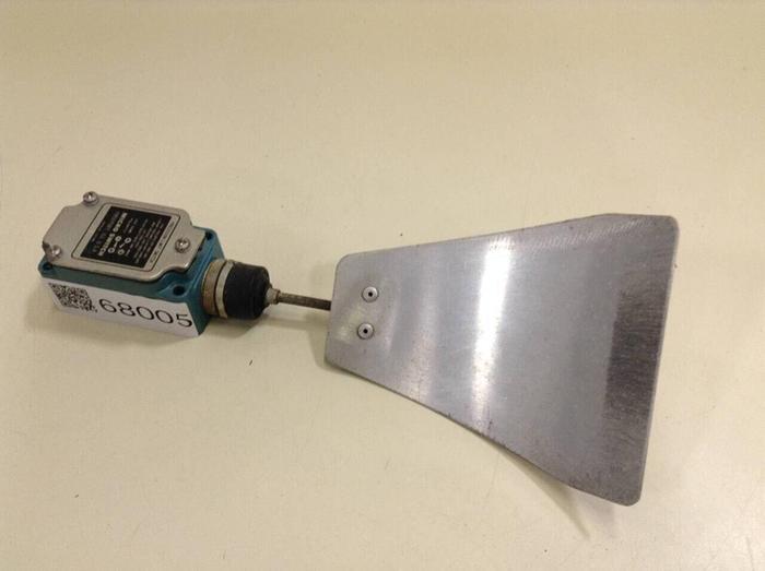 Used MICRO SWITCH Limit Switch 8LS1 #68005