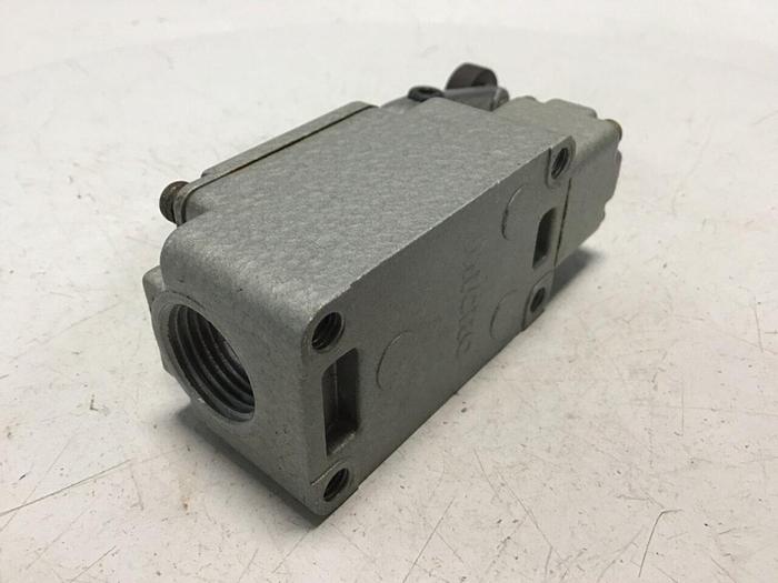 Used YAMATAKE Micro Limit Switch 1LS1-J #122165