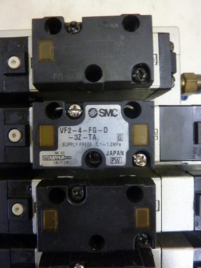 Used SMC Control Block w/ Valves VF2-4-F-D-3Z-TA #61222