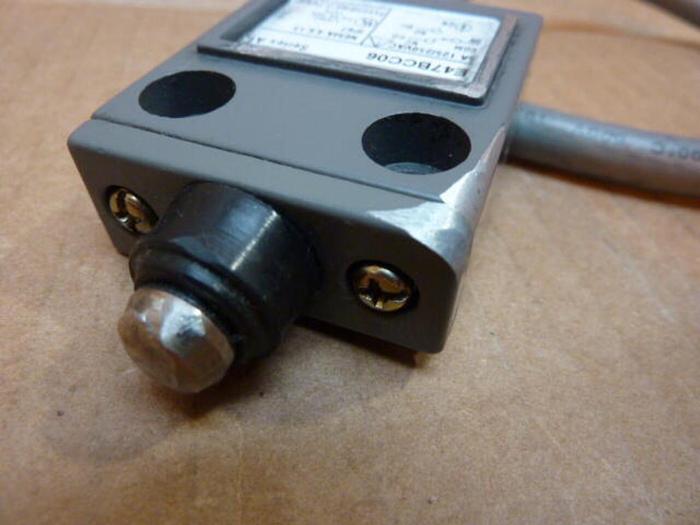 Used CUTLER HAMMER Limit Switch E47BCC06 #26301