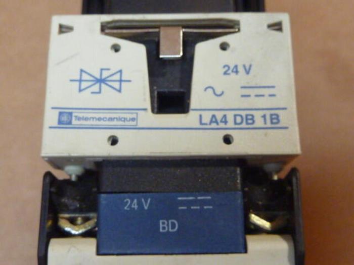 Used TELEMECANIQUE Reversing Contactor LP2D1801 #31796