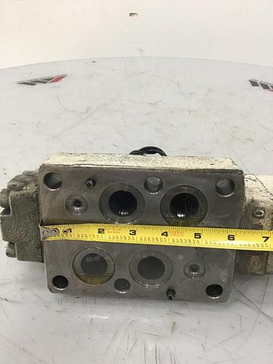Used YUKEN Directional Valve DSHG-06-3C18-T-D24-51183 #117911