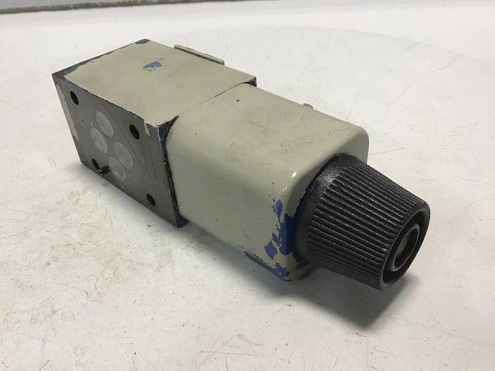 Used VICKERS Pilot Valve DG4V32AMUH40 #137905
