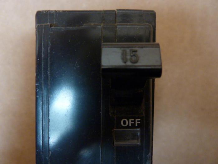 Used SQUARE D 15 Amp Circuit Breaker QO215 #27714