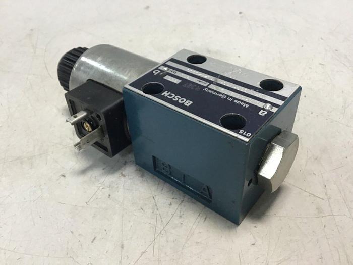 Used BOSCH Directional Control Valve 0 810 091 222 USED