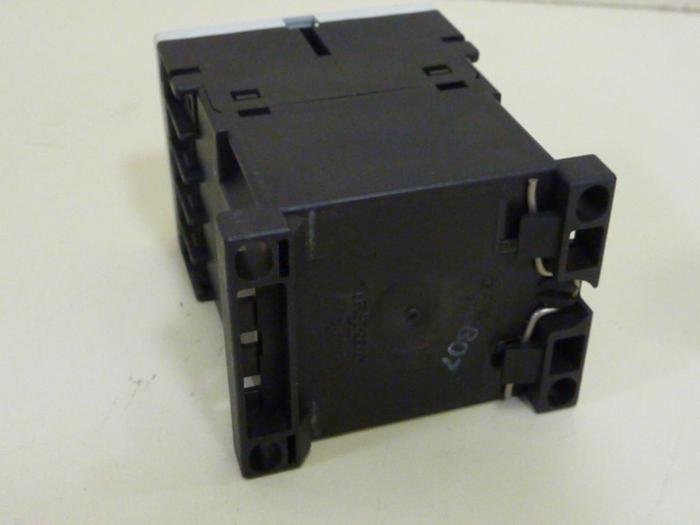 Used SIEMENS Control Relay 3RH1122-1BB40 #57605