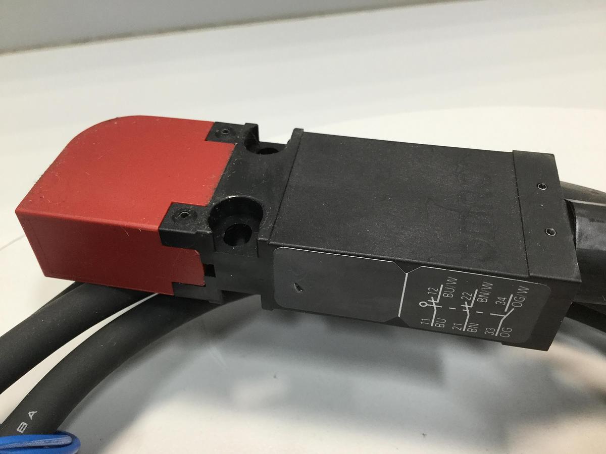 Used OMRON Door Switch D4GS-N3T-5 USED