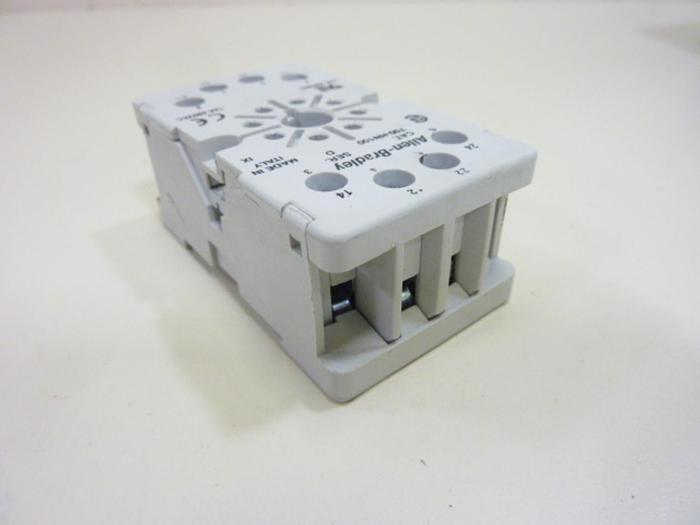 Used ALLEN BRADLEY Socket 700-HN100 SER D #44652