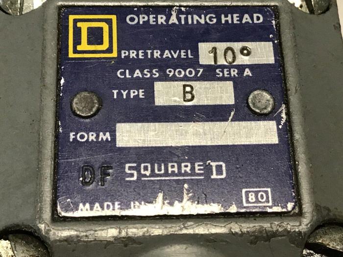 Used SQUARE D Limit Switch 9007-C54B #121682