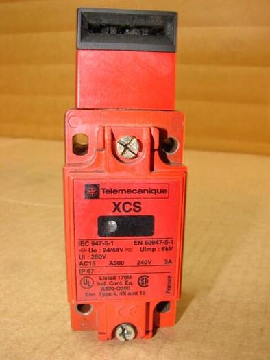 Used TELEMECANIQUE Interlock XCS-A713 #21360