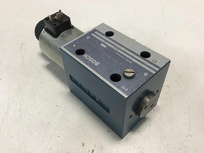 Used BOSCH Valve 0 810 001 909 #135567