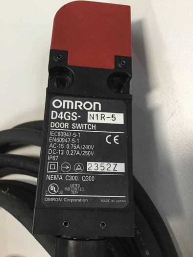Used OMRON Door Switch D4GS-N1R-5 #99182