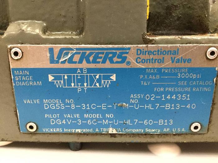Used VICKERS Directional Control Valve DG4V-3-6C-M-U-HL7-60-B13 Used