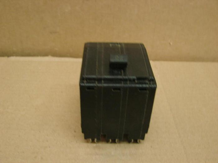 Used SQUARE D 20 Amp Circuit Breaker QO320 #42584
