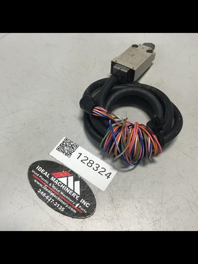 Used OMRON Limit Switch D4F-302-3D USED
