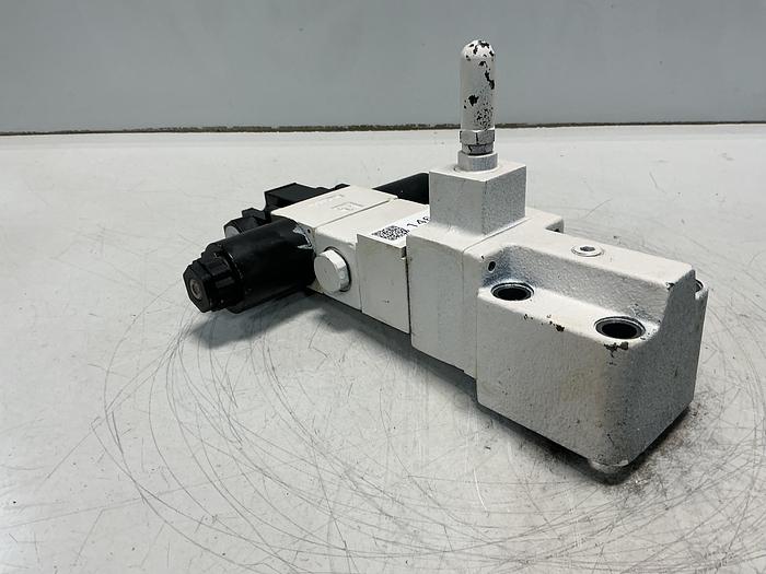 Used TOKIMEC DG4VS-3-0C-M-P7-H-7-P12-52