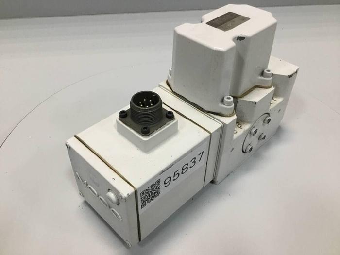 Used MOOG Servo Valve J661-172A Used