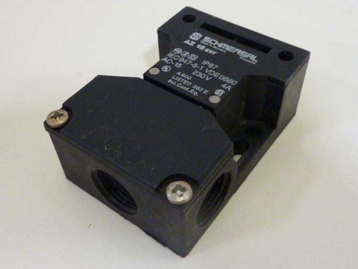 Used SCHMERSAL Safety Interlock Switch AZ15ZVR #50224