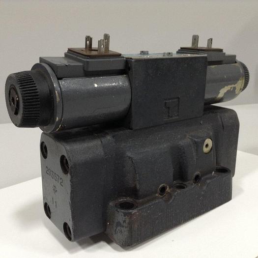 Used VICKERS Valve DG5S4-0431C-E-T-M-U-HL7-B13-60-EN502 #89954