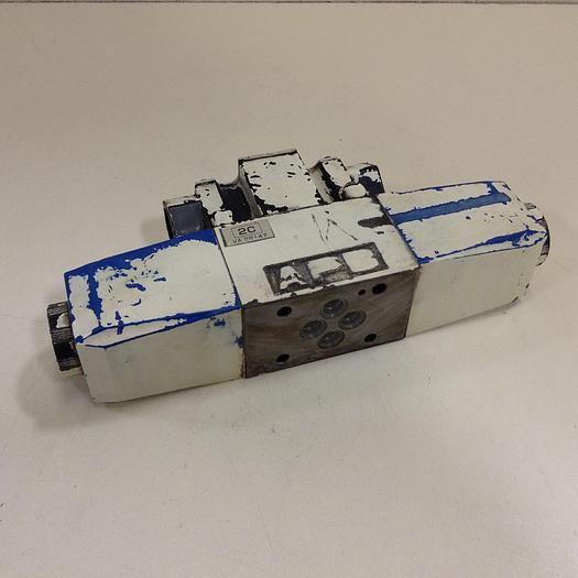 Used VICKERS Tokimec Directional Control Valve DG4V32CMP7H750 Used