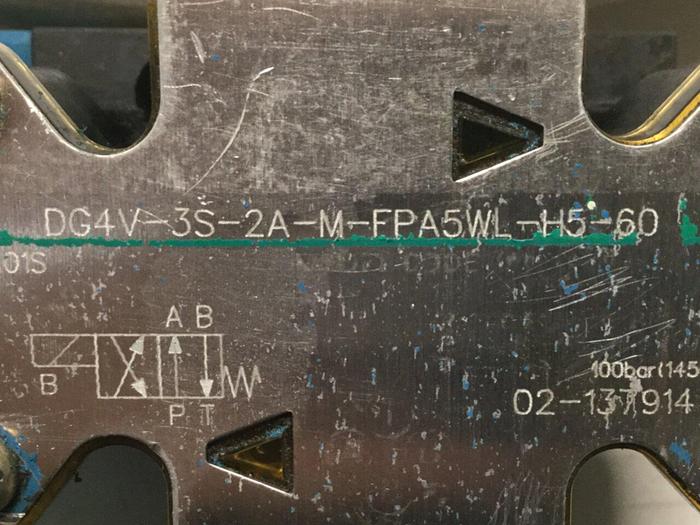 Used VICKERS Valve DG4V3S2AMFPA5WLH560 #105997