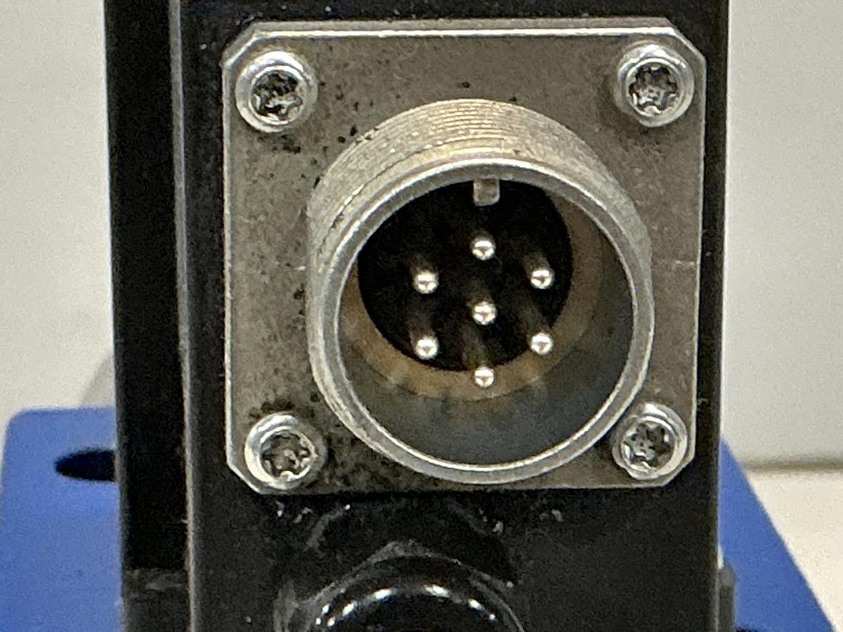 Used REXROTH 4WREE10W75-23/G24K31/A1V