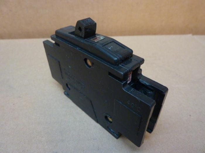 Used SQUARE D 30 Amp Circuit Breaker QOU130 #33007