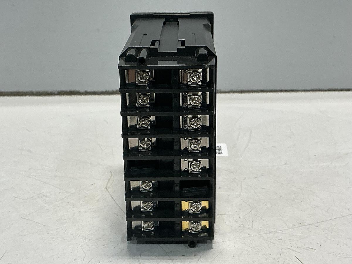 Used RKC INSTRUMENT C400