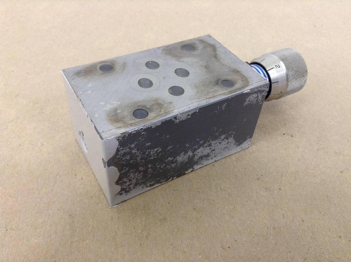 Used VICKERS Control Valve DGMFN3XP2W10JAS1 USED