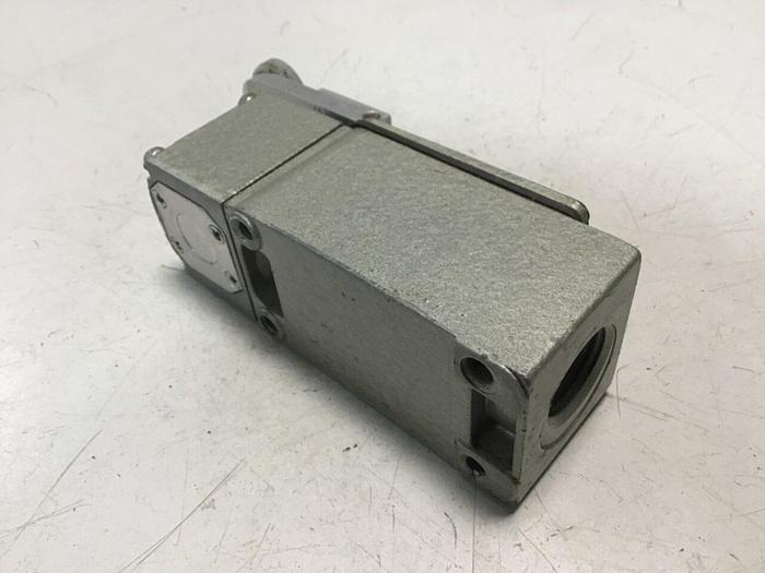 Used TELEMECANIQUE Lox-Switch C2JK05 #121810